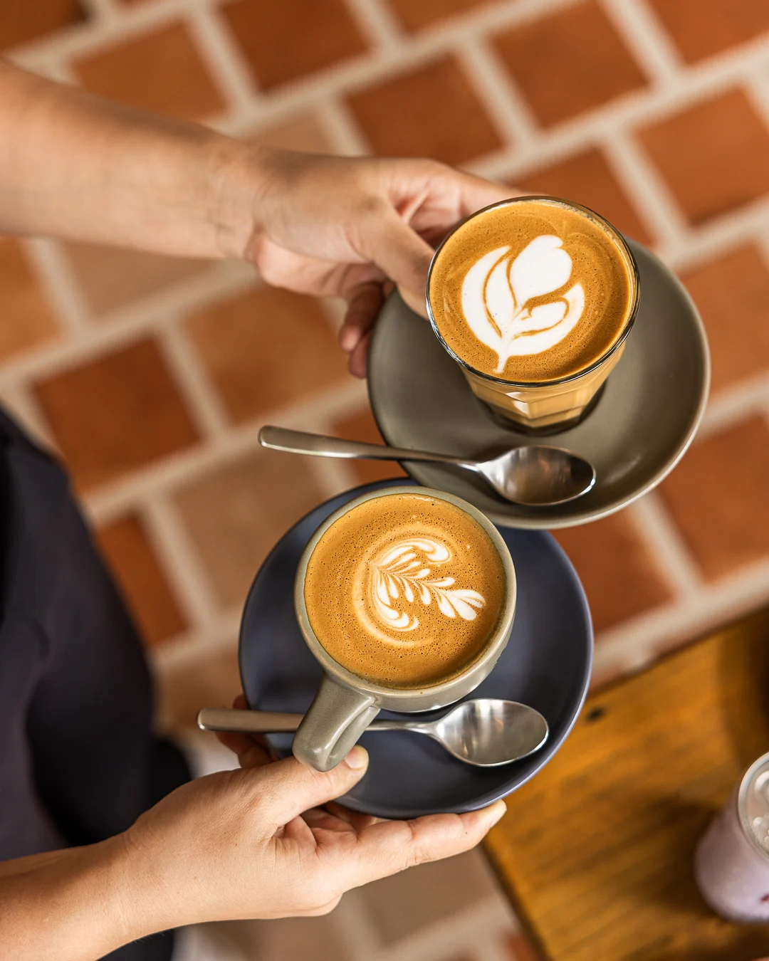 Flat white x latte